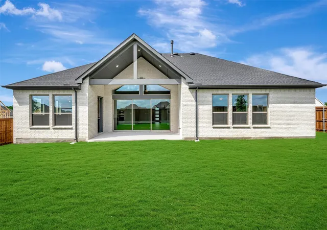 Photo 3 of Single family home for sale at 1951 Grand Ave, Rockwall, TX 75087 | MLS# 21151690 | Listing updated on 2026-10-04