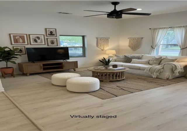 Photo 3 of Single family home for sale at 811 W Day St, Denison, TX 75020 | MLS# 21152283 | Listing updated on 2026-09-25