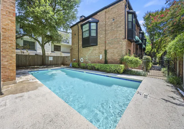 Photo 3 of Condo for sale at 4143 Newton Ave #B, Dallas, TX 75219 | MLS# 21141966 | Listing updated on 2026-08-02
