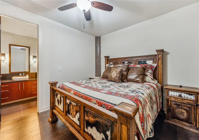 Photo 4 of Condo for sale at 2600 W 7Th St #1405, Fort Worth, TX 76107 | MLS# 21149837 | Listing updated on 2026-09-10