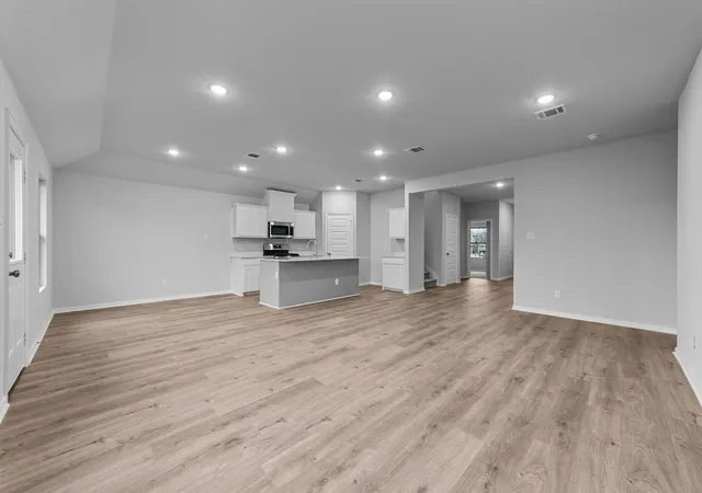 Photo 3 of Single family home for sale at 607 Forest Haven Dr, Van Alstyne, TX 75495 | MLS# 21153056 | Listing updated on 2026-09-08
