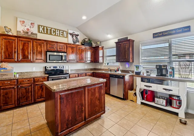 Photo 2 of Sale Pending at 8221 Mule Deer Run, Fort Worth, TX 76179 | MLS# 21146005 | Listing updated on 2026-09-08