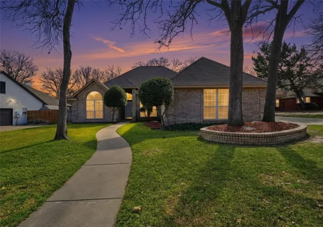 Photo 1 of Single family home for sale at 1312 Crows Nest Ct, Azle, TX 76020 | MLS# 21152845 | Listing updated on 2026-09-13