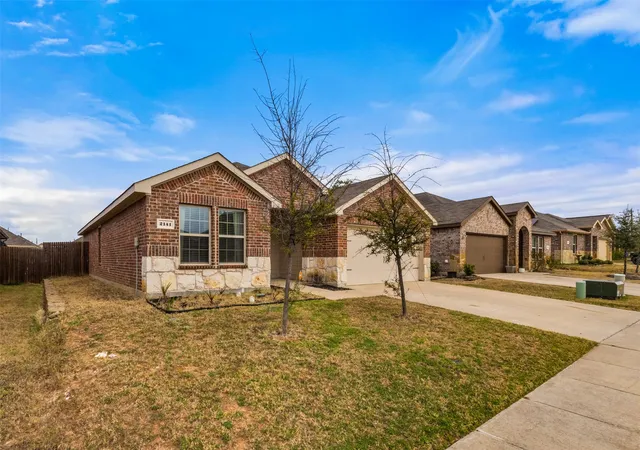 Photo 2 of Single family home for sale at 2141 Palestine Oak Dr, Royse City, TX 75189 | MLS# 21154148 | Listing updated on 2026-09-12