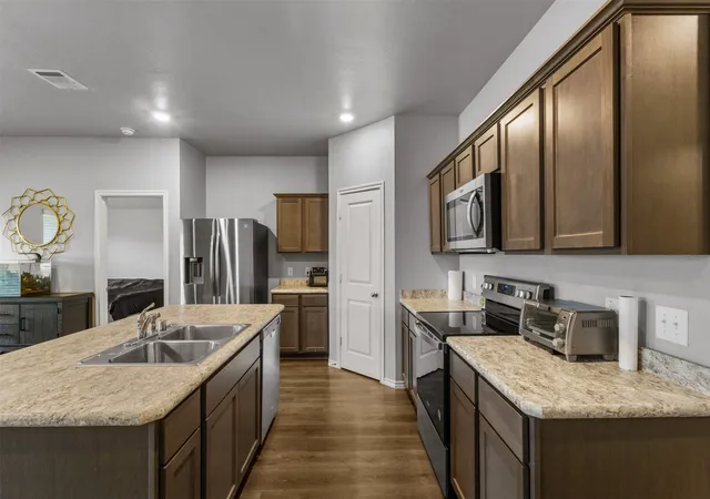 Photo 4 of Single family home for sale at 2141 Palestine Oak Dr, Royse City, TX 75189 | MLS# 21154148 | Listing updated on 2026-09-12