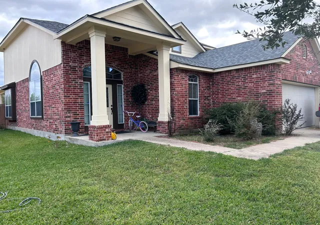 Photo 2 of Sale Pending at 10156 China Creek Dr, Waco, TX 76708 | MLS# 21137939 | Listing updated on 2026-09-07