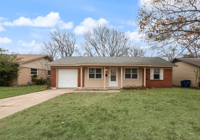 Photo 1 of Single family home for sale at 404 Vaden Ave, Fort Worth, TX 76140 | MLS# 21154724 | Listing updated on 2026-07-30