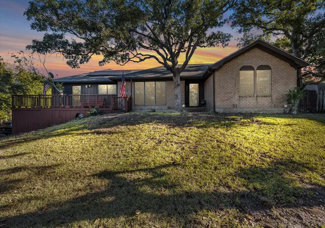 Photo 1 of Single family home for sale at 837 White Oak Dr, Woodway, TX 76712 | MLS# 21154262 | Listing updated on 2026-09-17