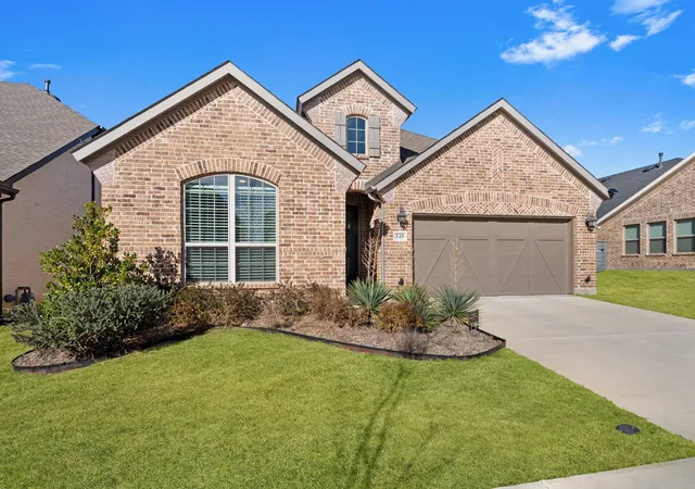Photo 2 of Sale Pending at 549 Cedarwood St, Little Elm, TX 76227 | MLS# 21155703 | Listing updated on 2026-09-08