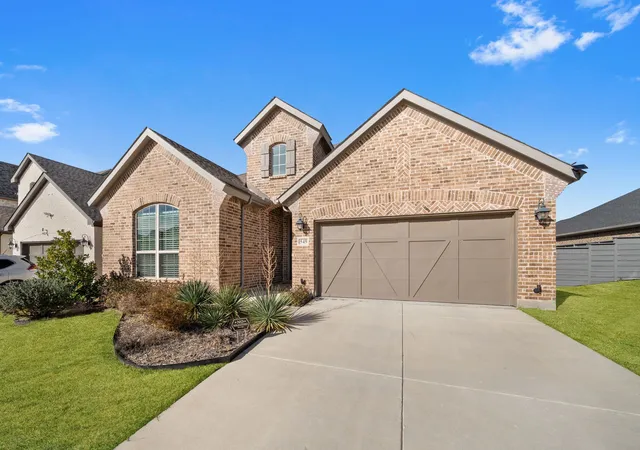 Photo 3 of Sale Pending at 549 Cedarwood St, Little Elm, TX 76227 | MLS# 21155703 | Listing updated on 2026-09-08
