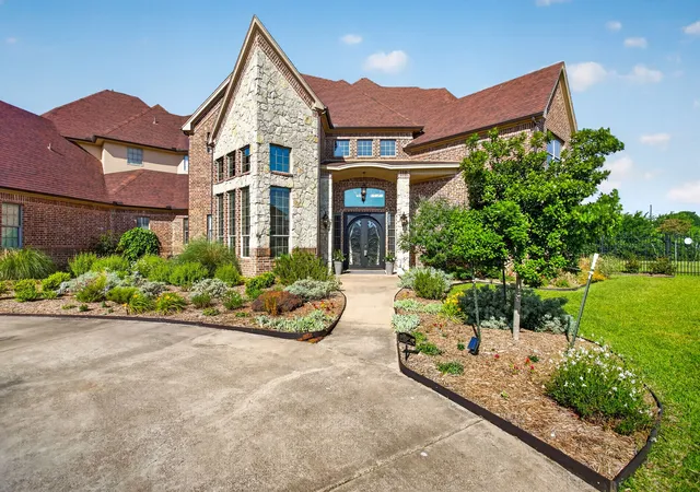 Photo 3 of Mansion for sale at 3701 Canyon Pass Trl, Burleson, TX 76028 | MLS# 21155201 | Listing updated on 2026-09-16