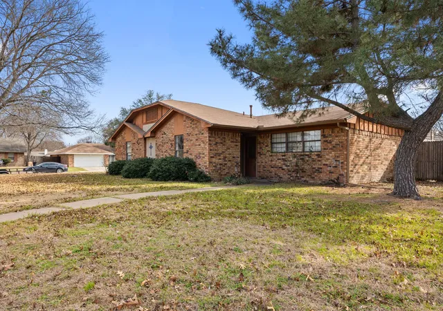 Photo 1 of Single family home for sale at 2736 Chebi Ln, Denton, TX 76209 | MLS# 21151537 | Listing updated on 2026-07-29
