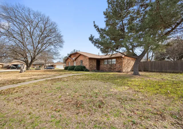 Photo 3 of Single family home for sale at 2736 Chebi Ln, Denton, TX 76209 | MLS# 21151537 | Listing updated on 2026-07-29