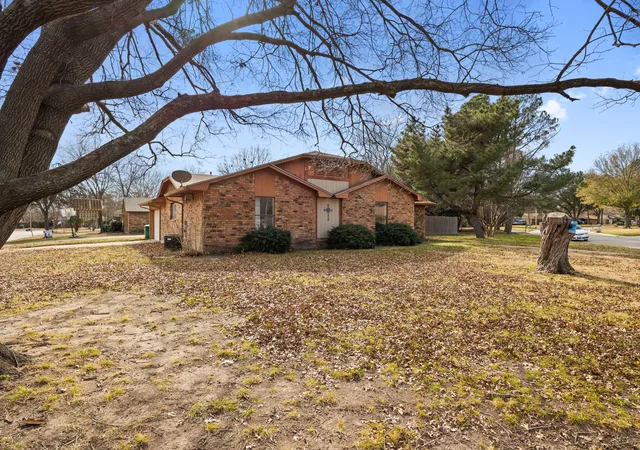 Photo 4 of Single family home for sale at 2736 Chebi Ln, Denton, TX 76209 | MLS# 21151537 | Listing updated on 2026-07-29
