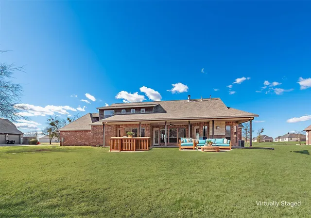 Photo 4 of Single family home for sale at 1088 Shadow Lakes Dr, Wills Point, TX 75169 | MLS# 21156093 | Listing updated on 2026-09-14