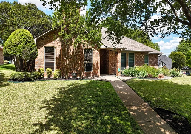 Photo 1 of Sale Pending at 533 Hidden Brooke Dr, De Soto, TX 75115 | MLS# 21155303 | Listing updated on 2026-09-14