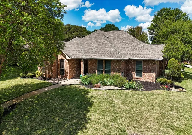 Photo 2 of Sale Pending at 533 Hidden Brooke Dr, De Soto, TX 75115 | MLS# 21155303 | Listing updated on 2026-09-14