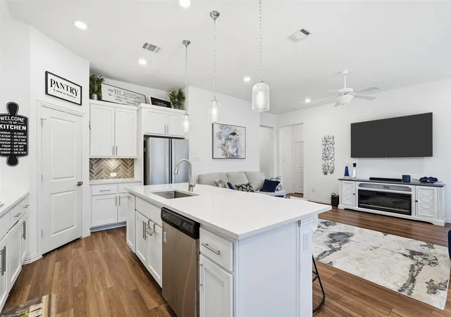 Photo 4 of Single family home for sale at 1864 Everglades Dr, Forney, TX 75126 | MLS# 21157363 | Listing updated on 2026-09-10