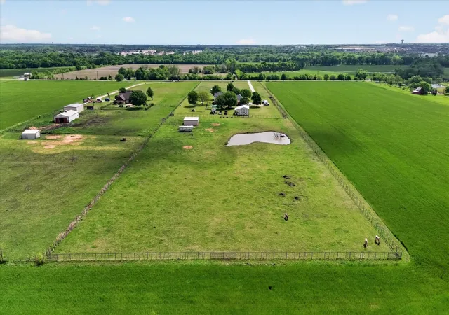 Photo 2 of Single family home for sale at 10917 County Road 290, Anna, TX 75409 | MLS# 21157366 | Listing updated on 2026-09-12