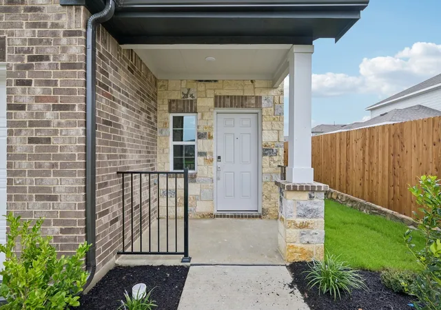 Photo 2 of Sale Pending at 304 Sun Harvest Dr, Royse City, TX 75189 | MLS# 21157425 | Listing updated on 2026-07-30