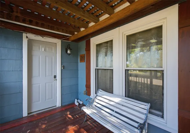 Photo 4 of Single family home for sale at 116 W 7Th St, Weatherford, TX 76086 | MLS# 21157851 | Listing updated on 2026-07-29