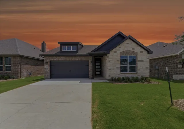 Photo 1 of Sale Pending at 3504 Helena St, Gainesville, TX 76240 | MLS# 21158007 | Listing updated on 2026-09-21