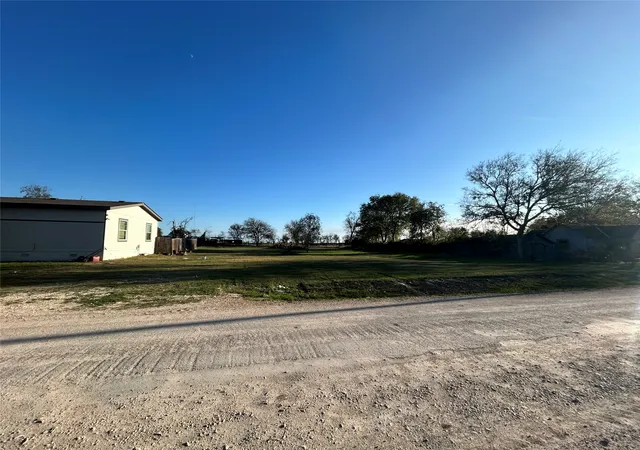 Photo 3 of Sale Pending at 230 Hungry Hill, Eddy, TX | MLS# 21158460 | Listing updated on 2026-09-07