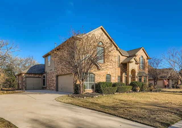 Photo 2 of Single family home for sale at 2207 Creekedge Ct, Corinth, TX 76210 | MLS# 21148987 | Listing updated on 2026-09-10