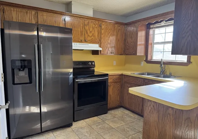 Photo 4 of Single family home for sale at 2010 Saltworks Rd, Palestine, TX 75803 | MLS# 21159108 | Listing updated on 2026-09-14