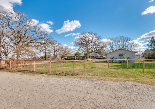 Photo 1 of Single family home for sale at 515 Farr Altom Rd, Seagoville, TX 75159 | MLS# 21157500 | Listing updated on 2026-09-14