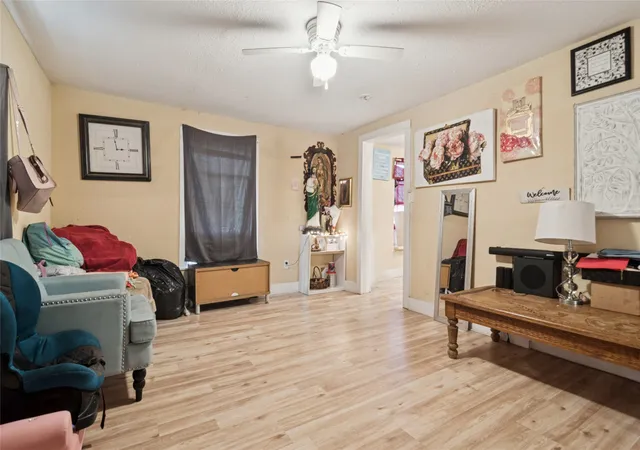 Photo 3 of Sale Pending at 805 E 11Th St, Kemp, TX 75143 | MLS# 21160127 | Listing updated on 2026-09-19