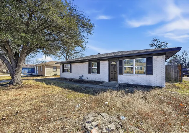 Photo 2 of Single family home for sale at 421 Cherry Dr, Princeton, TX 75407 | MLS# 21160281 | Listing updated on 2026-07-31