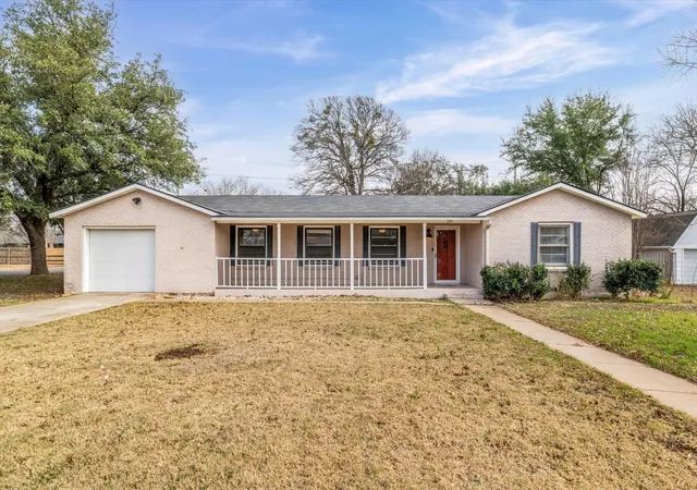Photo 1 of Single family home for sale at 351 Santa Fe Dr, Woodway, TX 76712 | MLS# 21158172 | Listing updated on 2026-09-11