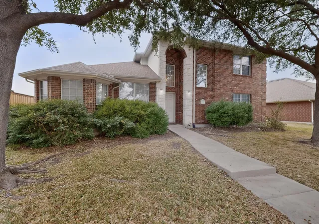 Photo 3 of Single family home for sale at 2111 Danbury Dr, Rockwall, TX 75032 | MLS# 21161962 | Listing updated on 2026-09-12