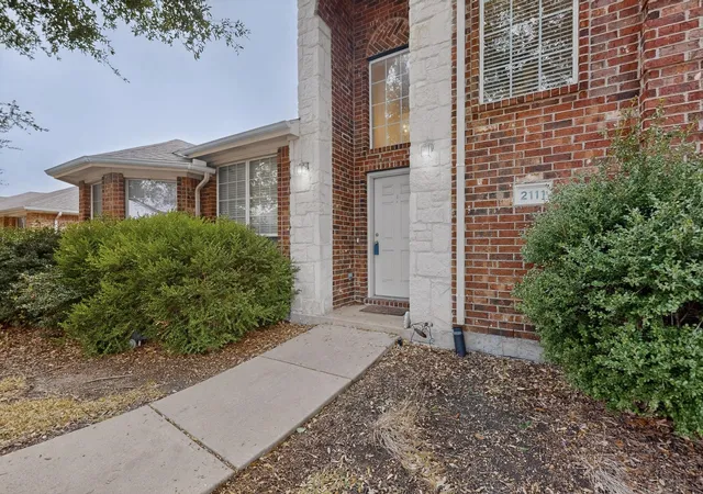 Photo 3 of Single family home for sale at 2111 Danbury Dr, Rockwall, TX 75032 | MLS# 21161962 | Listing updated on 2026-09-12