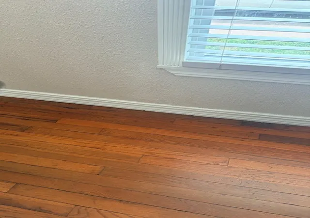 Photo 4 of Sale Pending at 1515 E Nall St, Sherman, TX 75090 | MLS# 21161577 | Listing updated on 2026-10-02