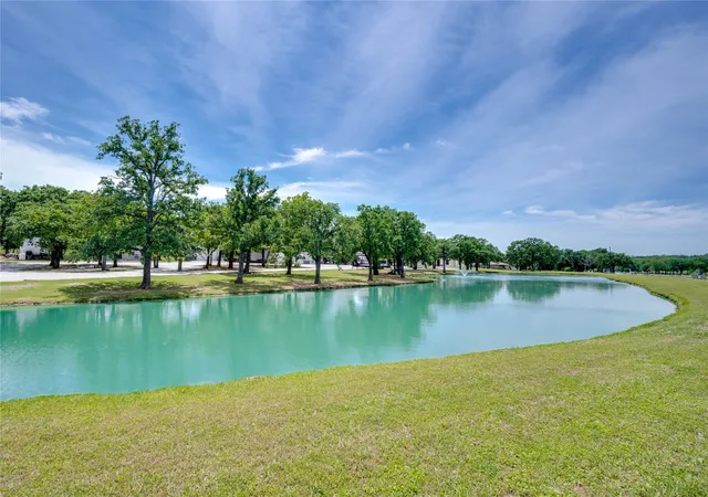 Photo 4 of Single family home for sale at 11776 E Us Hwy 82, Whitesboro, TX 76273 | MLS# 21157110 | Listing updated on 2026-09-17
