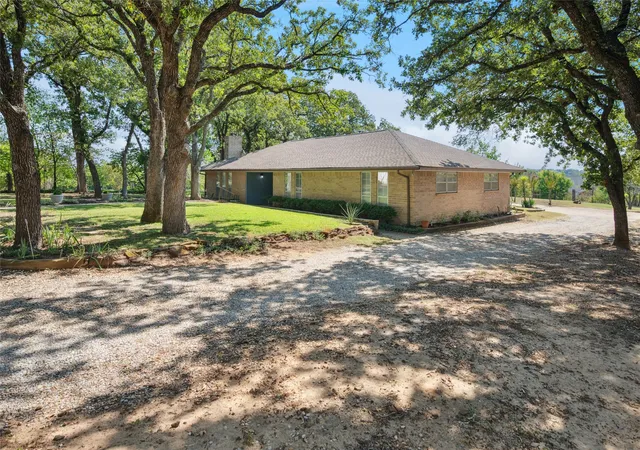 Photo 2 of Single family home for sale at 225 Timberline Ln, Southlake, TX 76092 | MLS# 21157247 | Listing updated on 2026-09-15