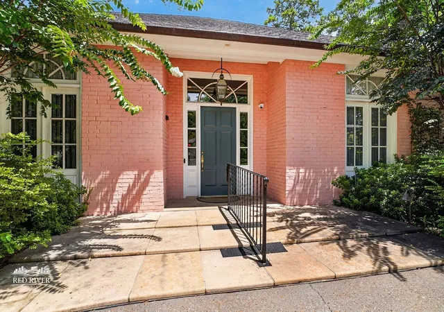 Photo 1 of Single family home for sale at 6421 Birnamwood Rd, Shreveport, LA 71106 | MLS# 21162177 | Listing updated on 2026-08-02