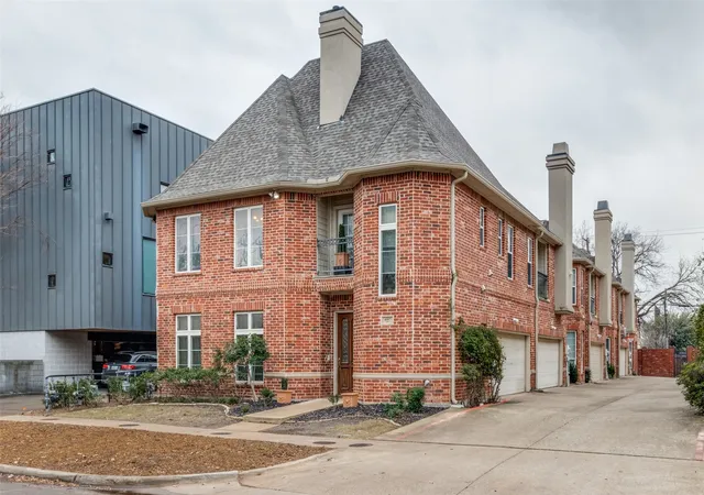 Photo 2 of Townhouse for sale at 4007 Bowser Ave #D, Dallas, TX 75219 | MLS# 21158249 | Listing updated on 2026-09-10