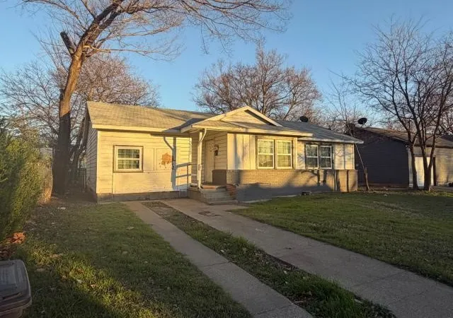 Photo 3 of Sale Pending at 3313 Hatcher St, Fort Worth, TX 76119 | MLS# 21162420 | Listing updated on 2026-09-14