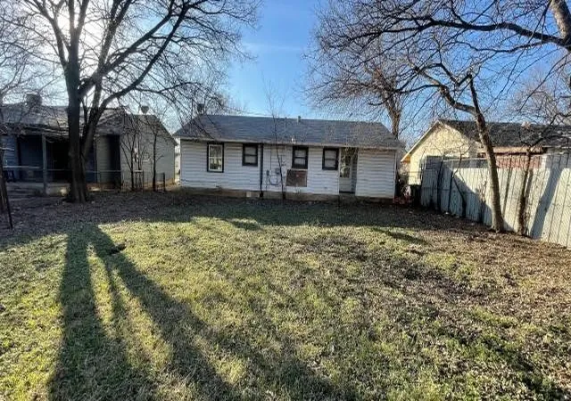 Photo 3 of Sale Pending at 3313 Hatcher St, Fort Worth, TX 76119 | MLS# 21162420 | Listing updated on 2026-09-14