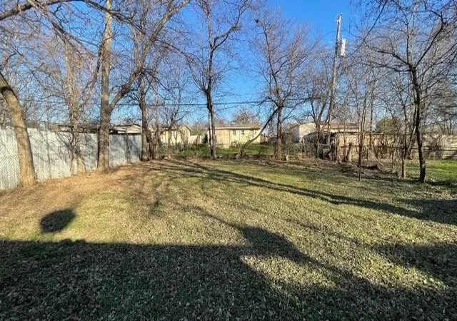 Photo 4 of Sale Pending at 3313 Hatcher St, Fort Worth, TX 76119 | MLS# 21162420 | Listing updated on 2026-09-14