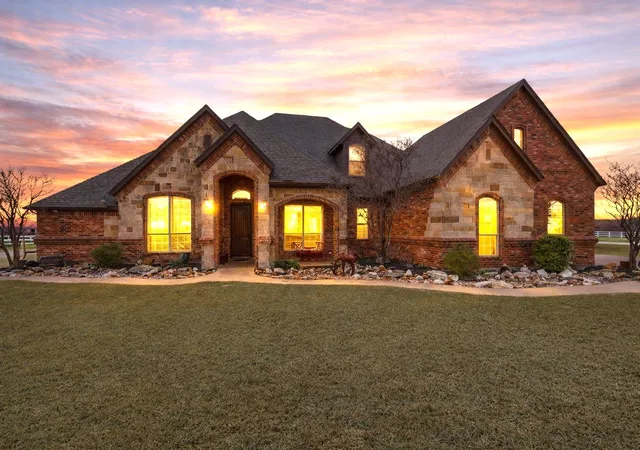 Photo 2 of Single family home for sale at 209 Lonesome Prairie Trl, Haslet, TX 76052 | MLS# 21162733 | Listing updated on 2026-09-10