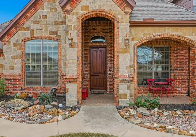 Photo 3 of Single family home for sale at 209 Lonesome Prairie Trl, Haslet, TX 76052 | MLS# 21162733 | Listing updated on 2026-09-10