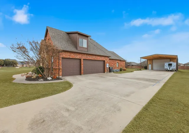 Photo 4 of Single family home for sale at 209 Lonesome Prairie Trl, Haslet, TX 76052 | MLS# 21162733 | Listing updated on 2026-09-10
