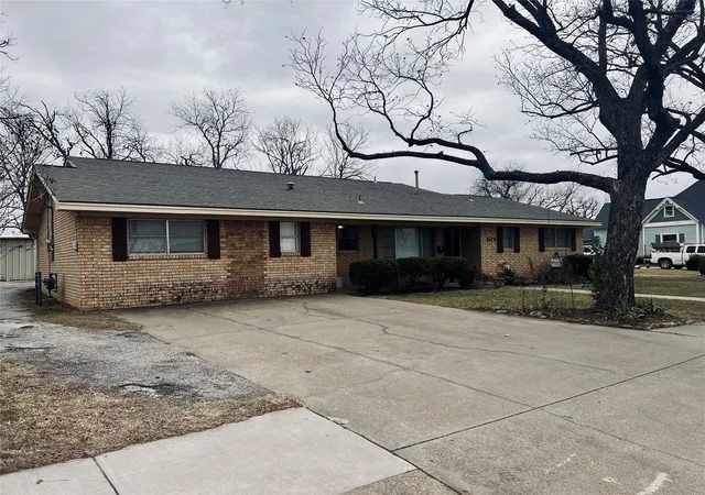 Photo 3 of Sale Pending at 615 N Patrick St, Dublin, TX 76446 | MLS# 21163004 | Listing updated on 2026-07-30