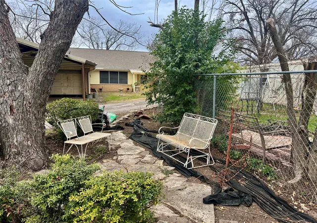 Photo 3 of Sale Pending at 615 N Patrick St, Dublin, TX 76446 | MLS# 21163004 | Listing updated on 2026-07-30