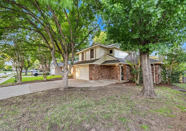 Photo 2 of Single family home for sale at 1046 Colony St, Flower Mound, TX 75028 | MLS# 21163191 | Listing updated on 2026-09-18
