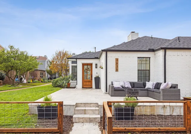 Photo 4 of Sale Pending at 3635 Bryan St, Dallas, TX 75204 | MLS# 21160029 | Listing updated on 2026-07-31
